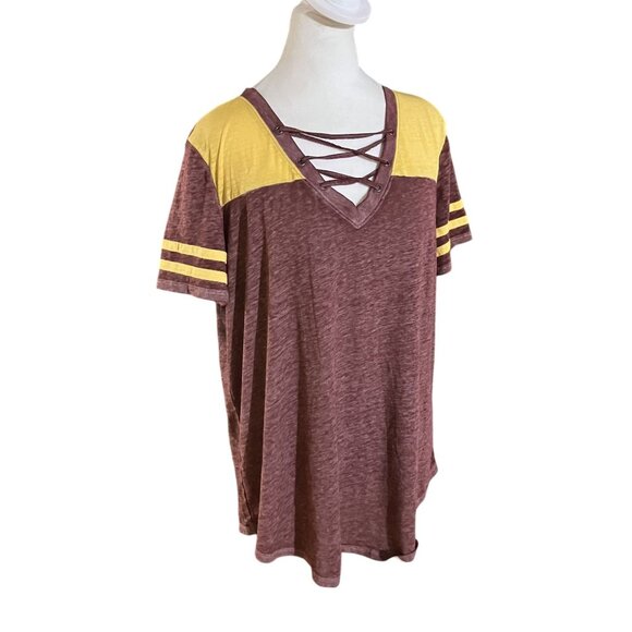 Maurice's 24/7 Women's Lace-Up V-Neck Colorblock T-Shirt XL - Picture 1 of 3